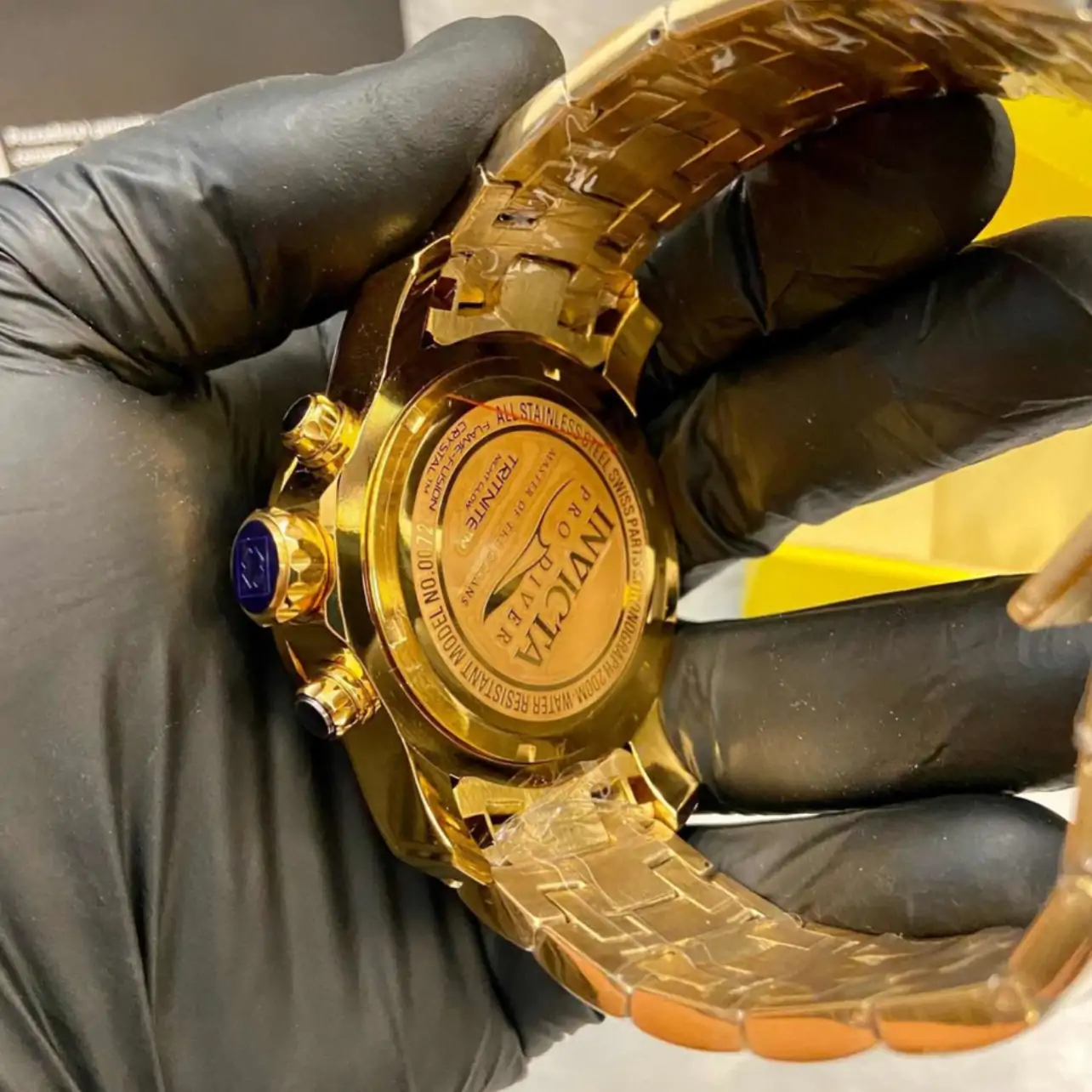 Relógio Invicta Pro Diver 0072 Dourado com Mostrador Preto - Image 5