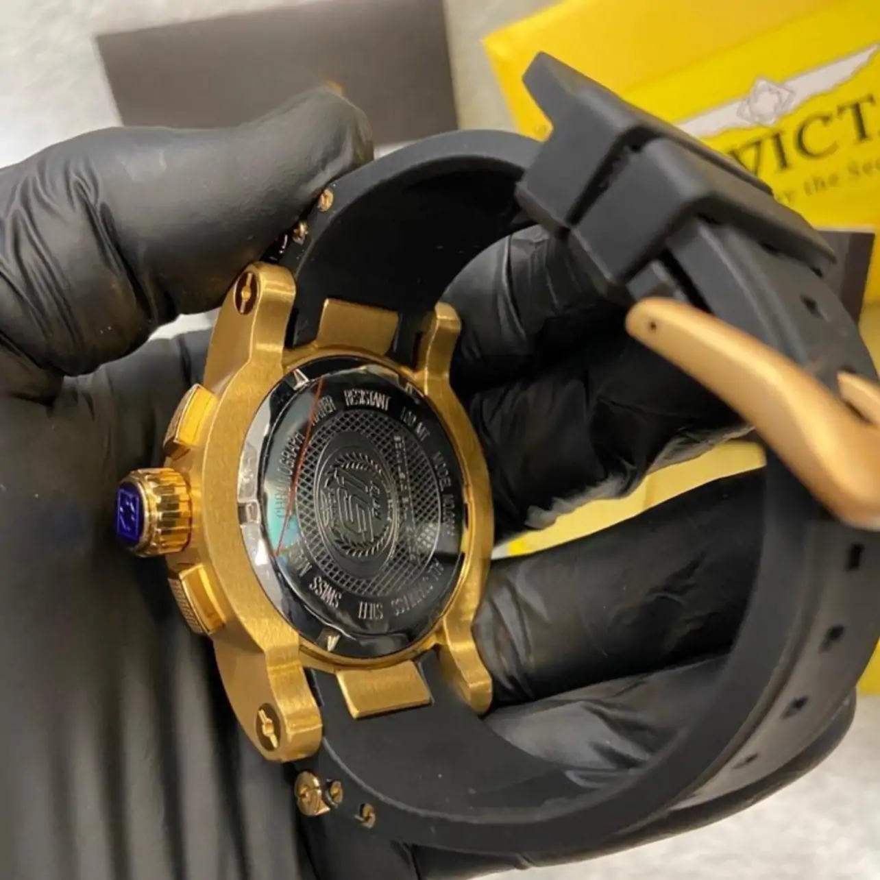 Relógio Invicta S1 Rally 0896 Dourado com Pulseira Preta de Silicone - Image 6