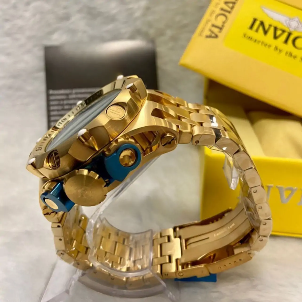 Relógio Invicta Reserve Venom 27791 – Dourado com Mostrador Azul - Image 5